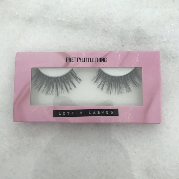 Lashes - Picture 1 of 2